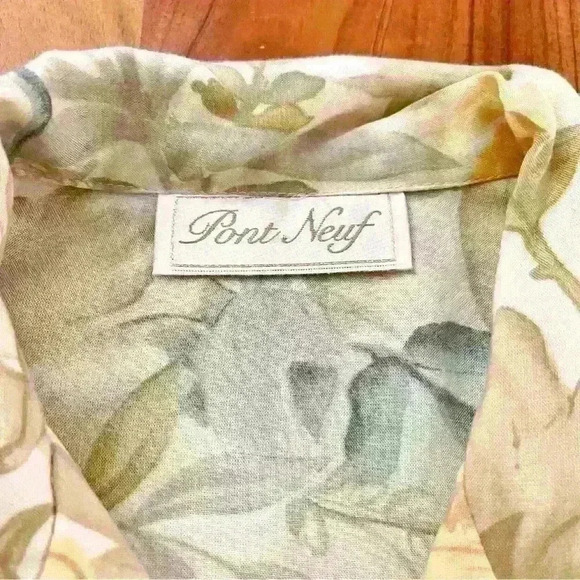 Vintage Tropical Pattern Hawaiian floral short sleeves button down blouse shirt. - Picture 6 of 9